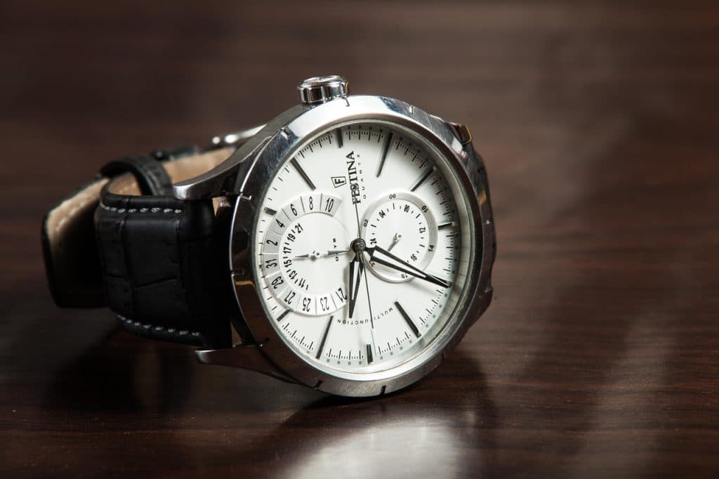 Casio MTP-E740 klockor – nya modeller med genomskinlig urtavla