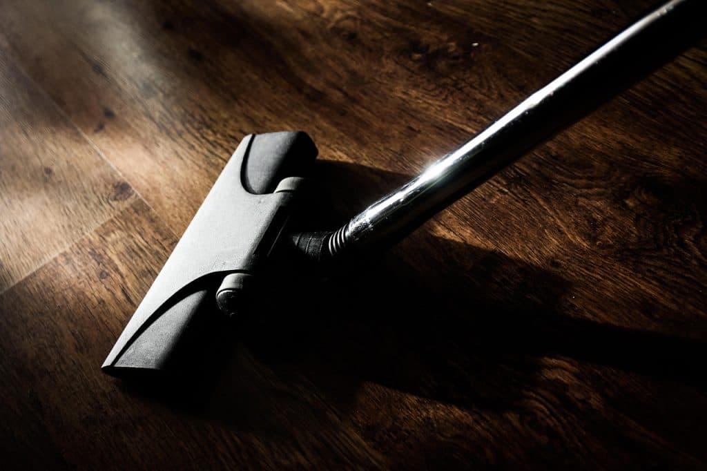 Eureka FloorShine 830 – prisvärd våt- och torrdammsugare med självrengöring