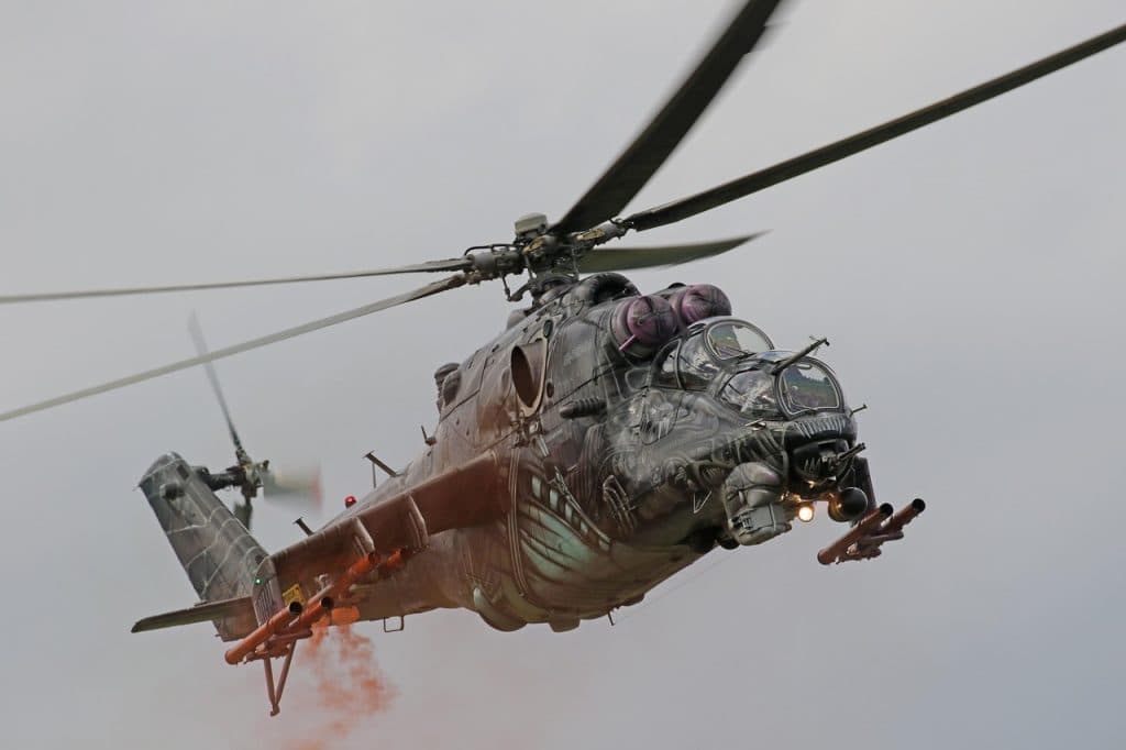 Militärhelikoptrar över Stockholm – övning vid riksdagskvarteret
